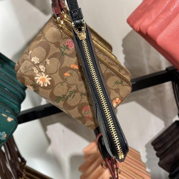 Coach Corner Zip Wristlet In Signature Canvas Gold/Brown Black - Picture 4 of 5